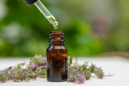 Huiles essentielles : bienfaits pour le corps et l’esprit